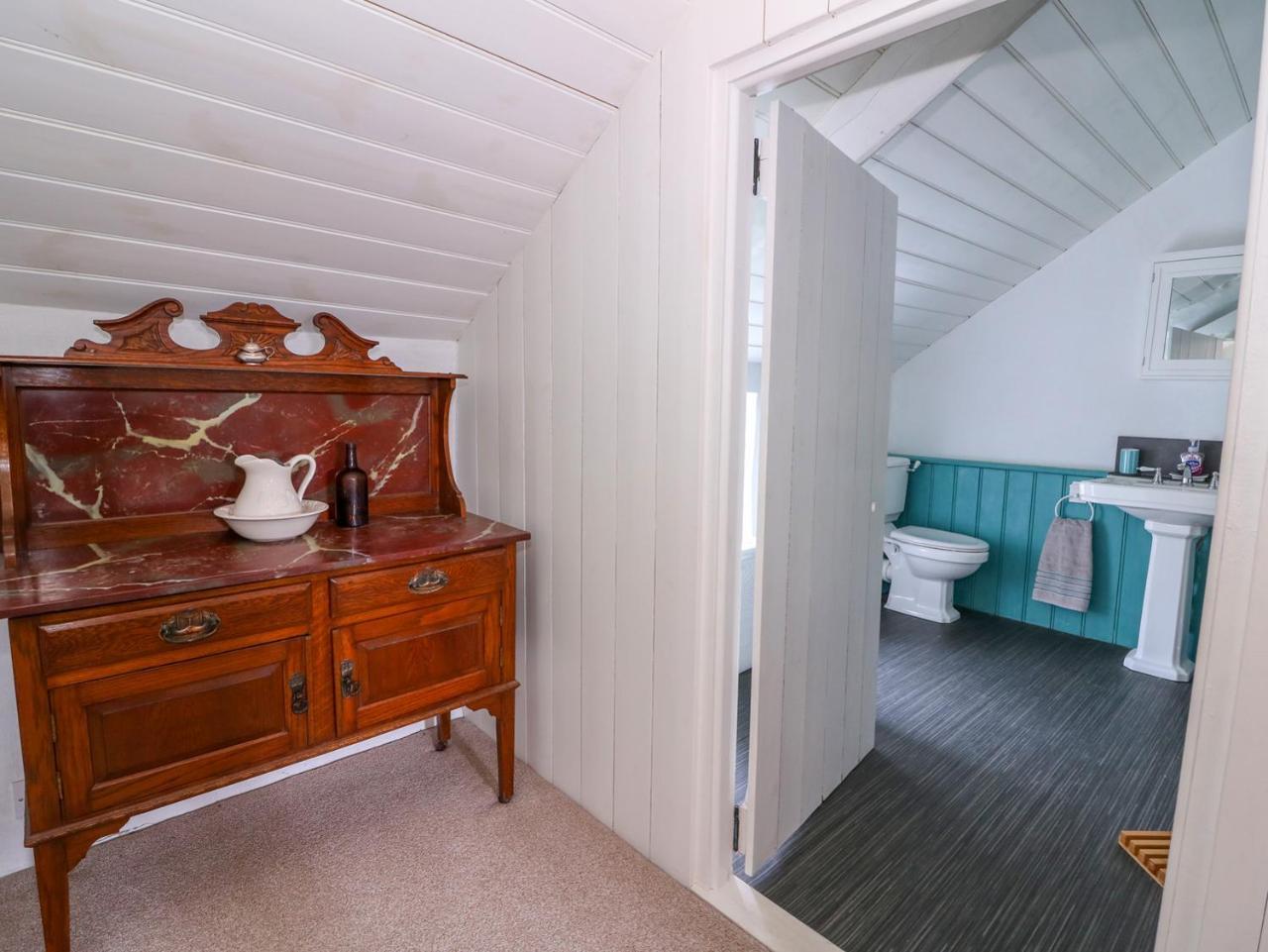 Llwyncadfor Farm Villa Llangunllo Buitenkant foto