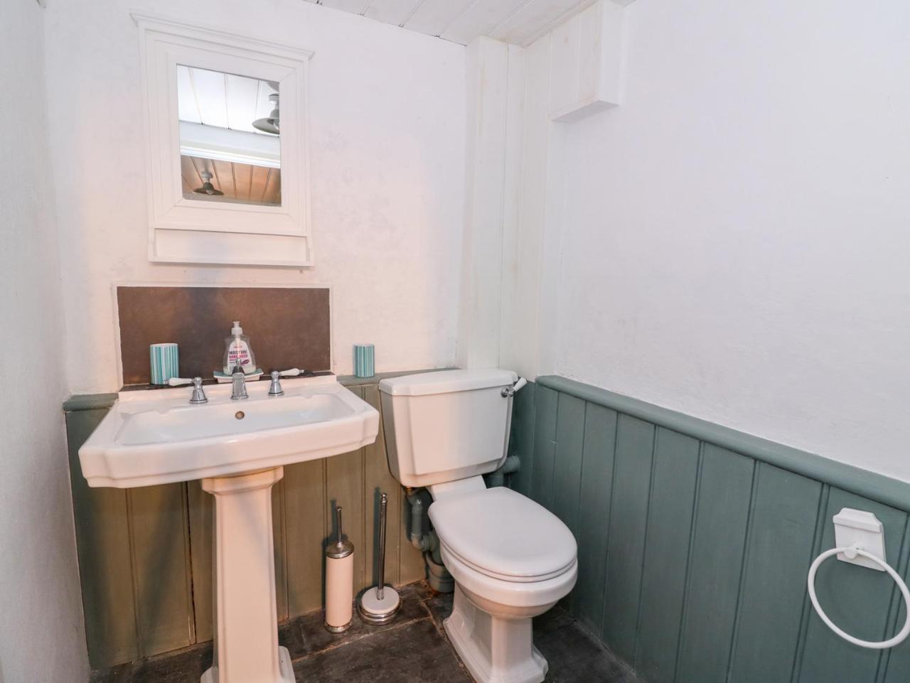 Llwyncadfor Farm Villa Llangunllo Buitenkant foto