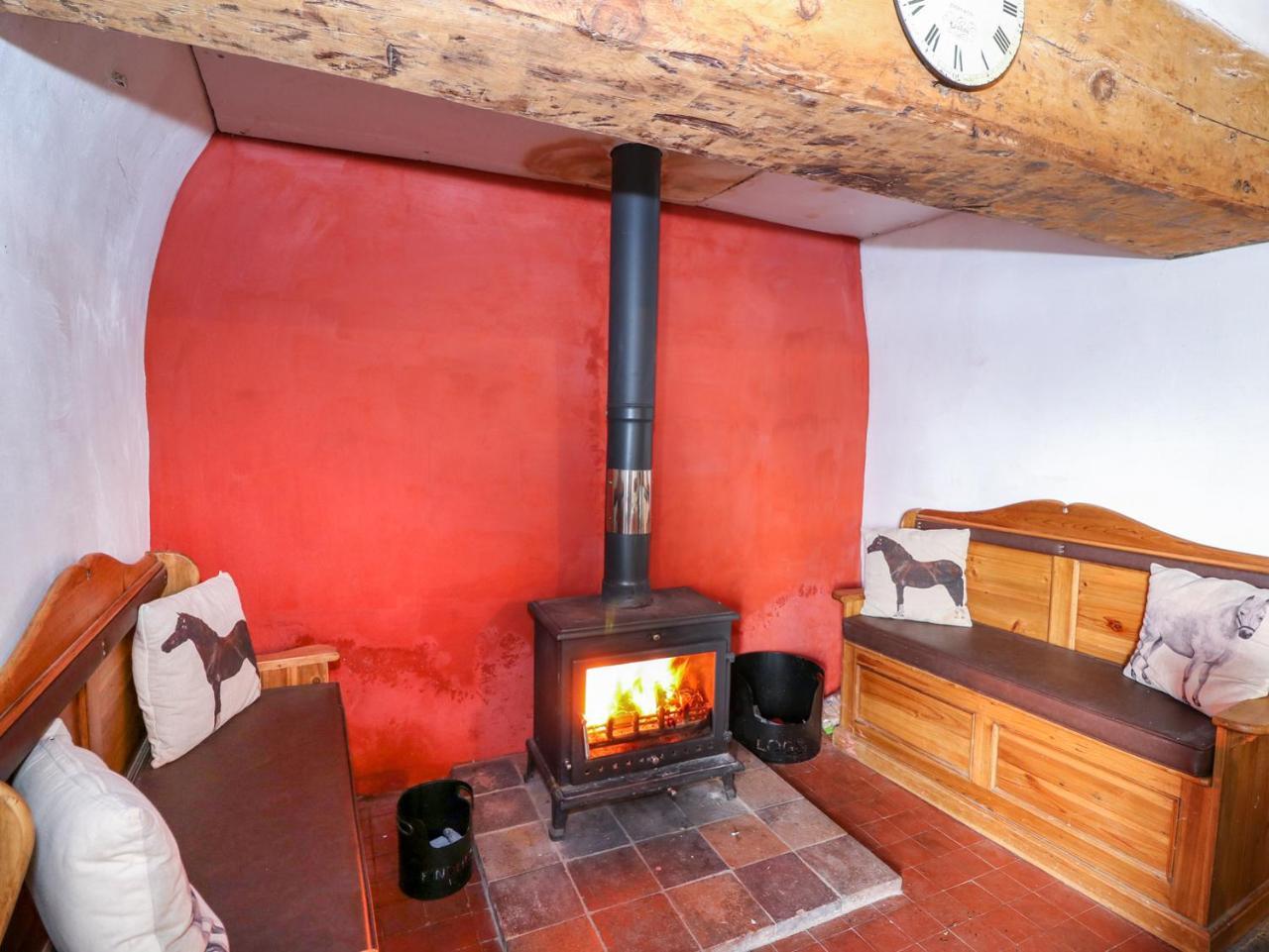 Llwyncadfor Farm Villa Llangunllo Buitenkant foto